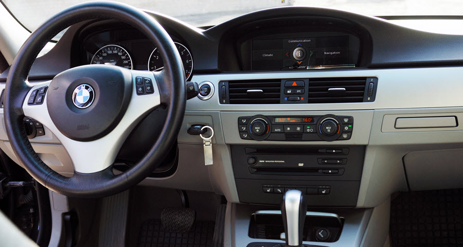 BMW 3 series E90 330i Dashboard